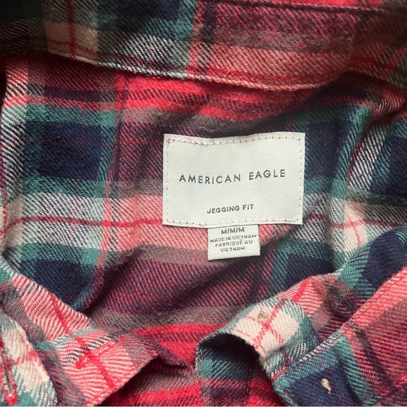 American Eagle | Jegging Fit Flannel Long Sleeve Peplum Button Down Top - Picture 4 of 5